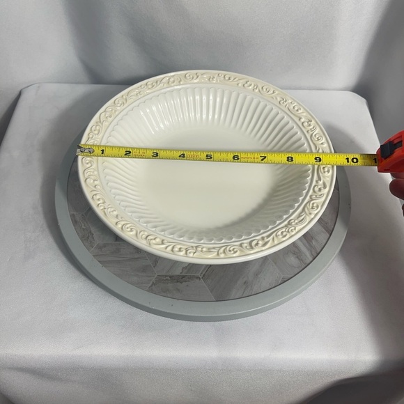 Butler's Corner By Lenox 9 3/8 Ind. Pasta Cream/White Embossed Ceramic Bowl - Picture 5 of 8